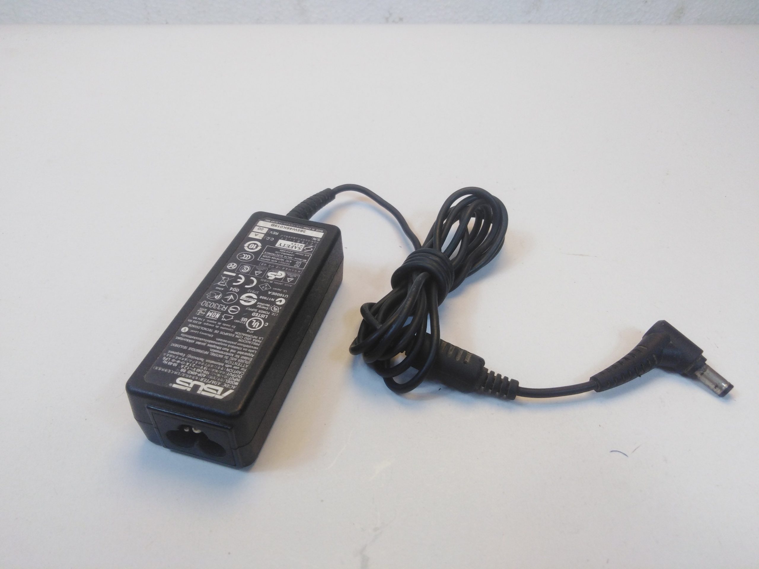 Asus 19v 21a 40watt Charger Used Digistruck Bangladesh