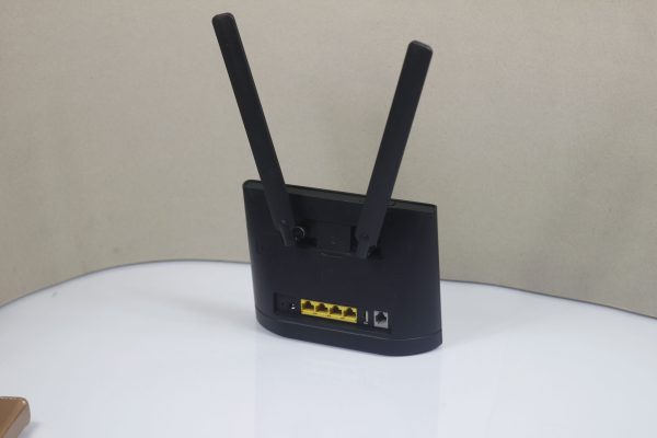 Fast LTE CAT4 connections of up to 150 Mbps 4G Sim Router Condition: Used/Second Hand Guarantee: 30days Brand: Huawei  Model: B315s-936 Feature: SIM Supported Router and Broadband Router