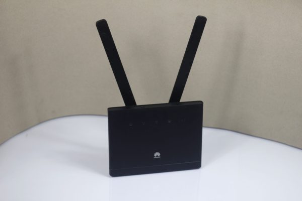 Fast LTE CAT4 connections of up to 150 Mbps 4G Sim Router Condition: Used/Second Hand Guarantee: 30days Brand: Huawei  Model: B315s-936 Feature: SIM Supported Router and Broadband Router