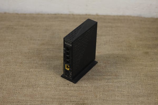 ►BDT 1050 NETGEAR N300 WiFi Router Condition: USED Guarantee: 30 Days Brand: NETGEAR Model: WNR2000 Ver: v5 300mbps wireless Router