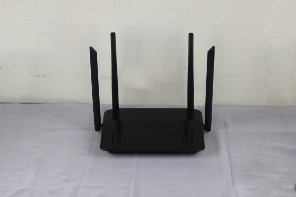 D-link DIR-842 AC1200 4 Antenna Full Gigabit Dual band MU-MIMO Wi-Fi Router Wave 2 Wireless Standard 128MB RAM and 16MB ROM 750MHz 1 core CPU